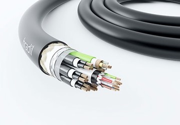 Trois câbles en un : Bus CAN, Ethernet Cat. 7 et alimentation électrique 300 V.